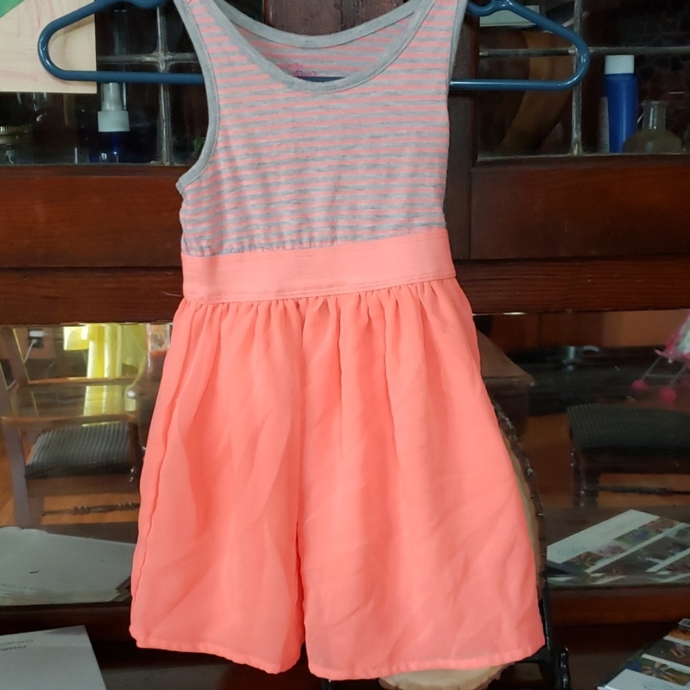 Girls dress